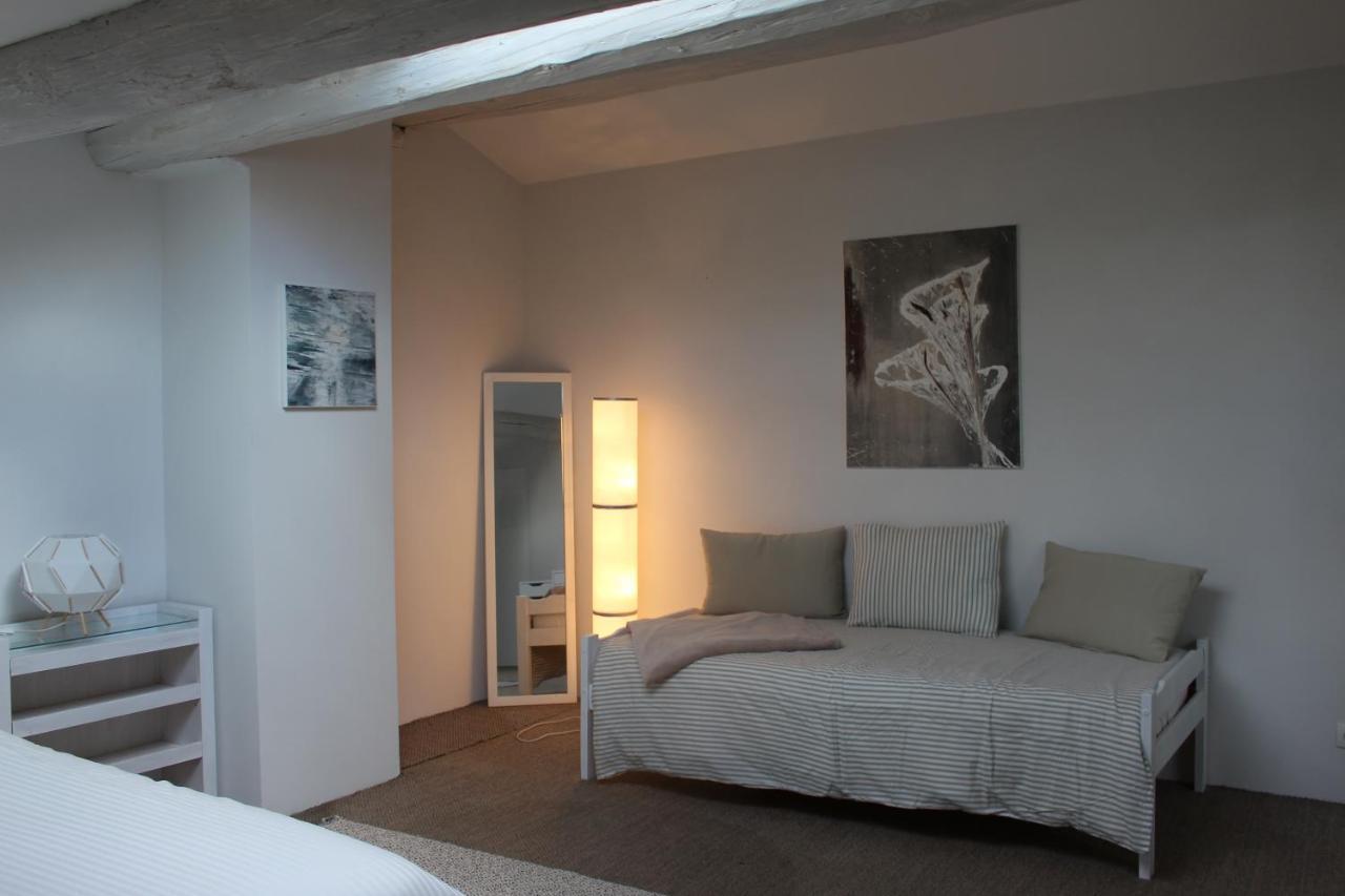 Mas Les Romarins, 10 Min D'Uzes, Piscine Et Grand Jardin Clos, Jeux, Nid De Repos Et Base Pour Activites Dans Le Gard (Adults Only) Экстерьер фото
